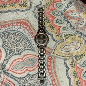 Men’s Citizen watch used and glass is scratched needs battery replaced